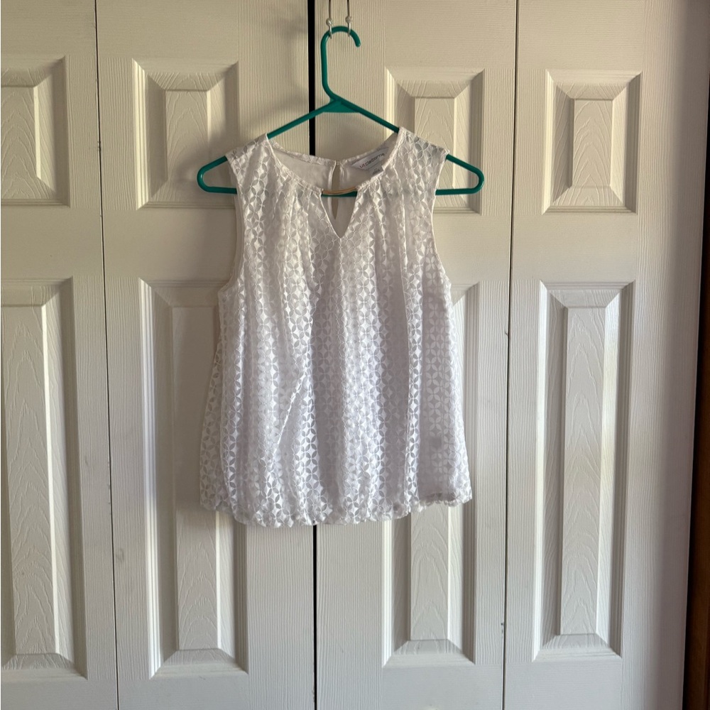 Liz Claiborne White Sleeveless Blouse with Scalloped Neckline